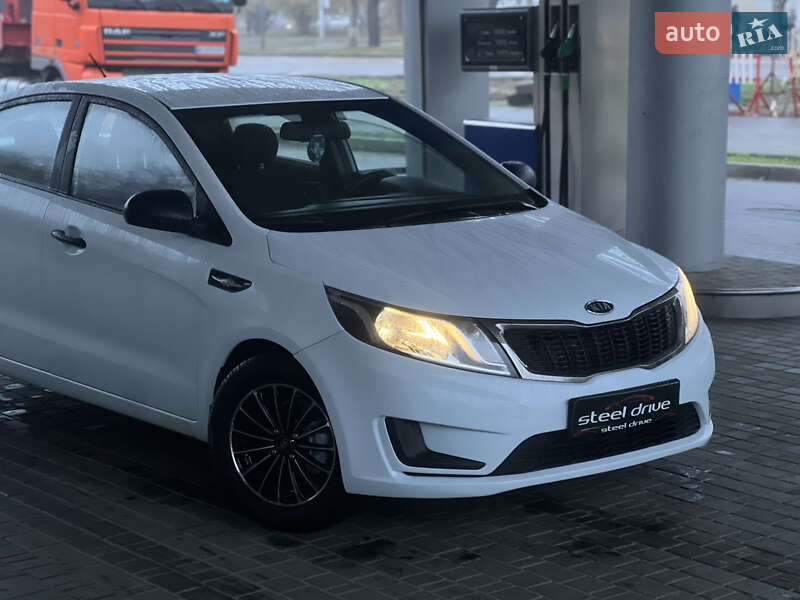 Седан Kia Rio 2012 в Николаеве