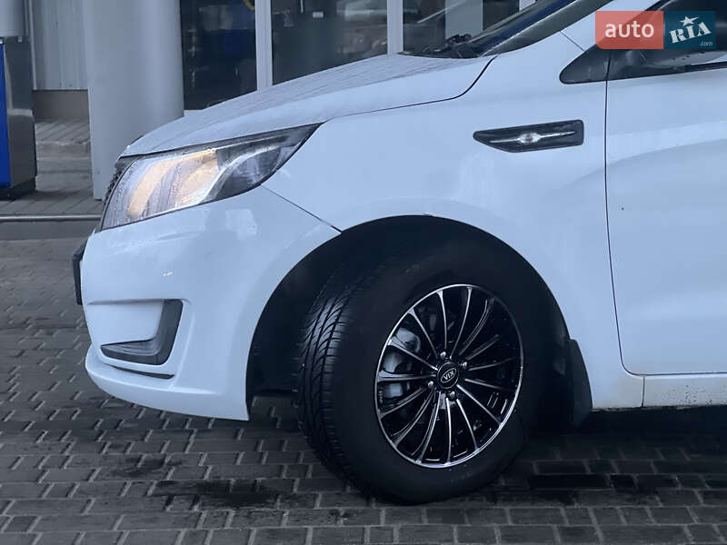 Седан Kia Rio 2012 в Николаеве