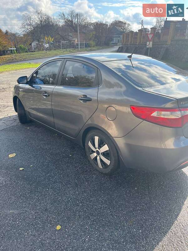 Седан Kia Rio 2012 в Полтаве