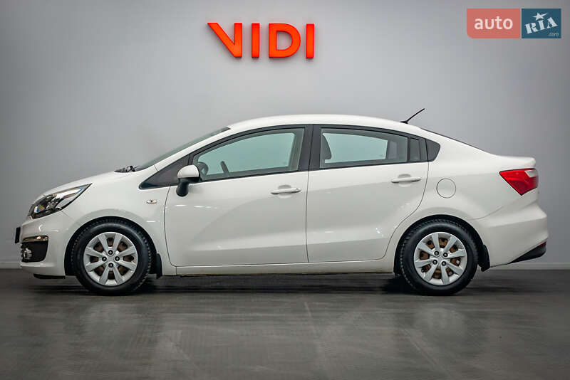 Седан Kia Rio 2016 в Киеве фото 3 Седан Kia Rio 2016 в Киеве
