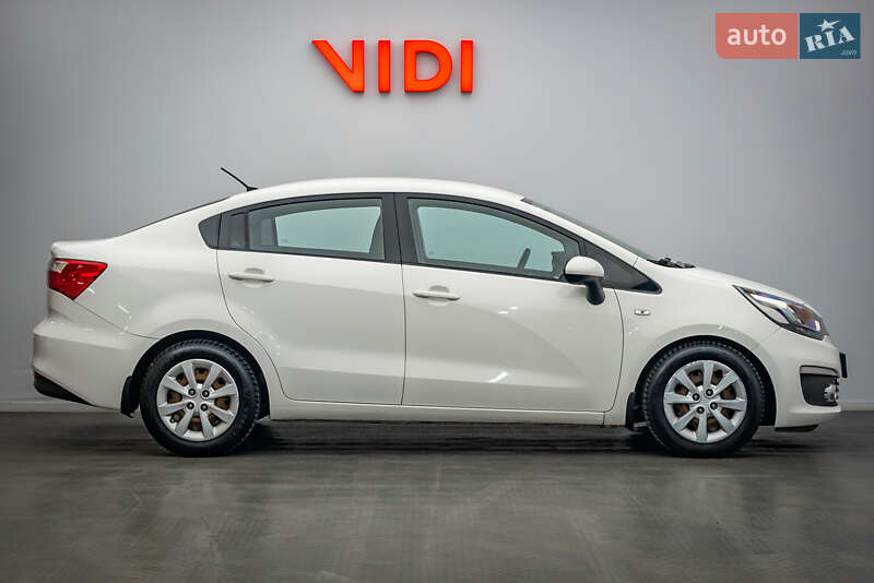 Седан Kia Rio 2016 в Киеве фото 4 Седан Kia Rio 2016 в Киеве