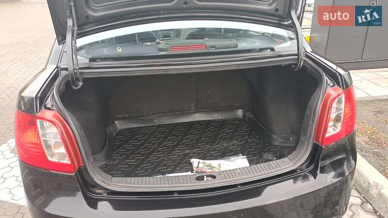 Седан Kia Rio 2010 в Киеве фото 6 Седан Kia Rio 2010 в Киеве