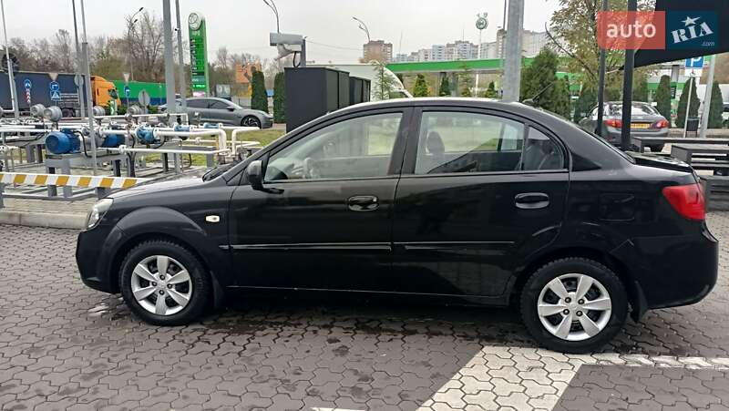 Седан Kia Rio 2010 в Киеве фото 5 Седан Kia Rio 2010 в Киеве