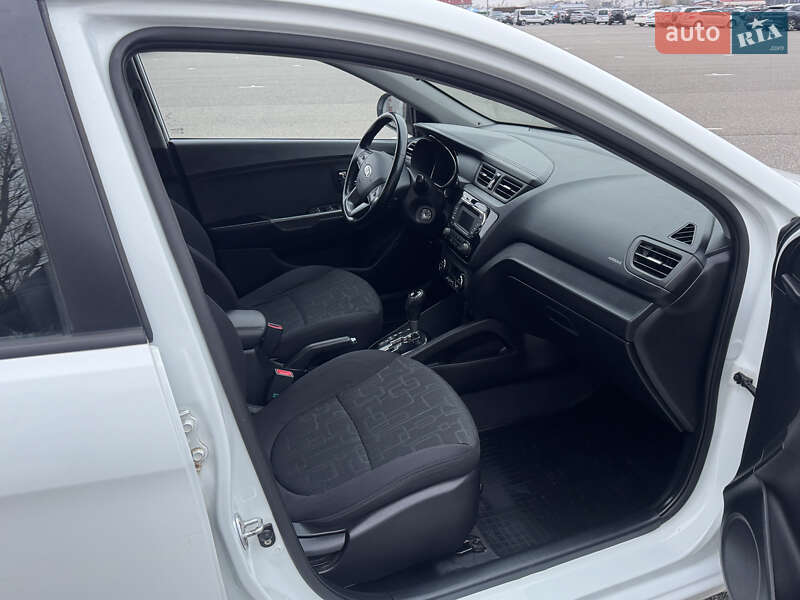 Седан Kia Rio 2014 в Киеве фото 28 Седан Kia Rio 2014 в Киеве