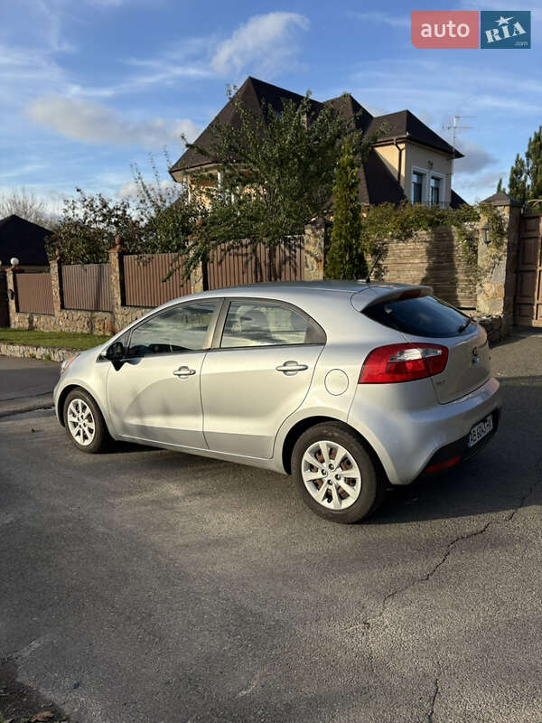Хетчбек Kia Rio 2012 в Києві