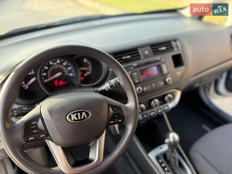 Хетчбек Kia Rio 2012 в Києві