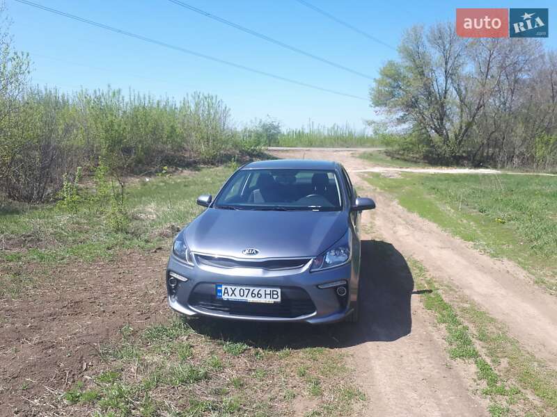 Седан Kia Rio 2018 в Харькове