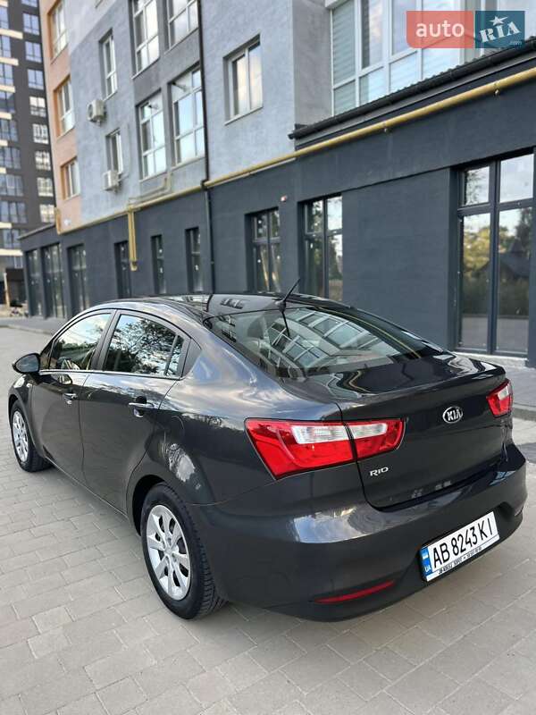Седан Kia Rio 2016 в Ивано-Франковске