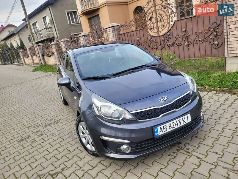 Седан Kia Rio 2016 в Ивано-Франковске