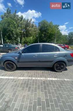 Хетчбек Kia Rio 2008 в Дніпрі
