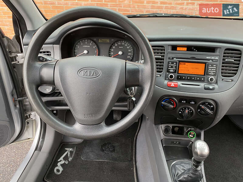 Седан Kia Rio 2008 в Киеве фото 43 Седан Kia Rio 2008 в Киеве