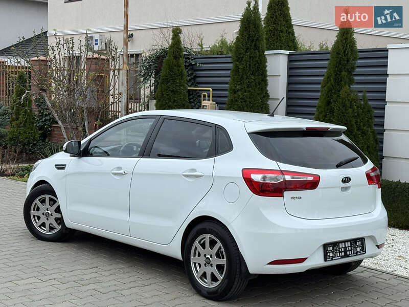 Хэтчбек Kia Rio 2012 в Одессе