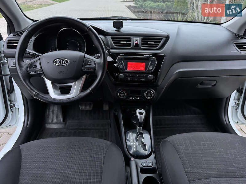 Хэтчбек Kia Rio 2012 в Одессе