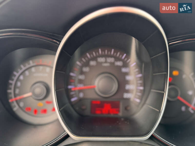 Седан Kia Rio 2013 в Харькове фото 11 Седан Kia Rio 2013 в Харькове