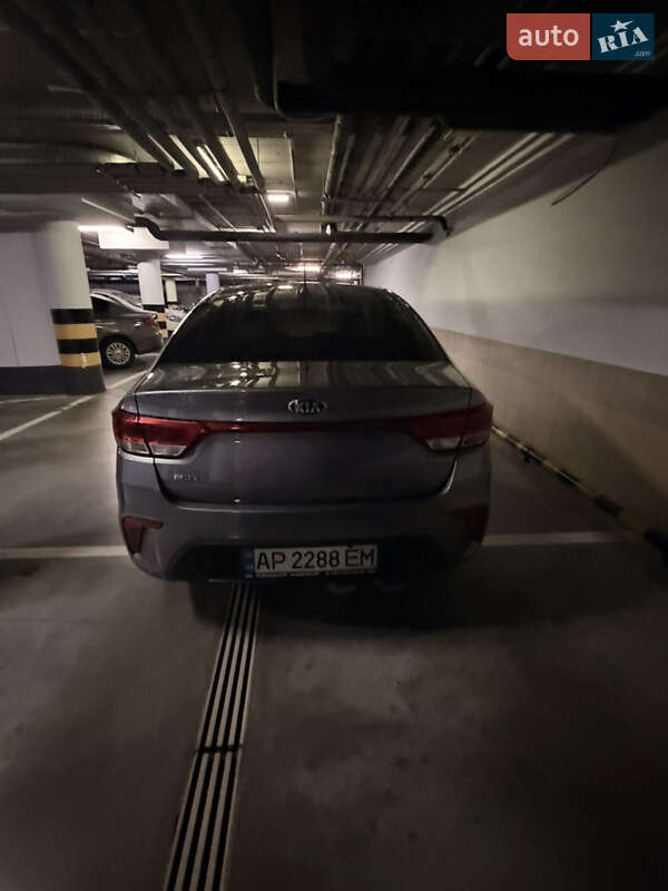 Седан Kia Rio 2018 в Киеве