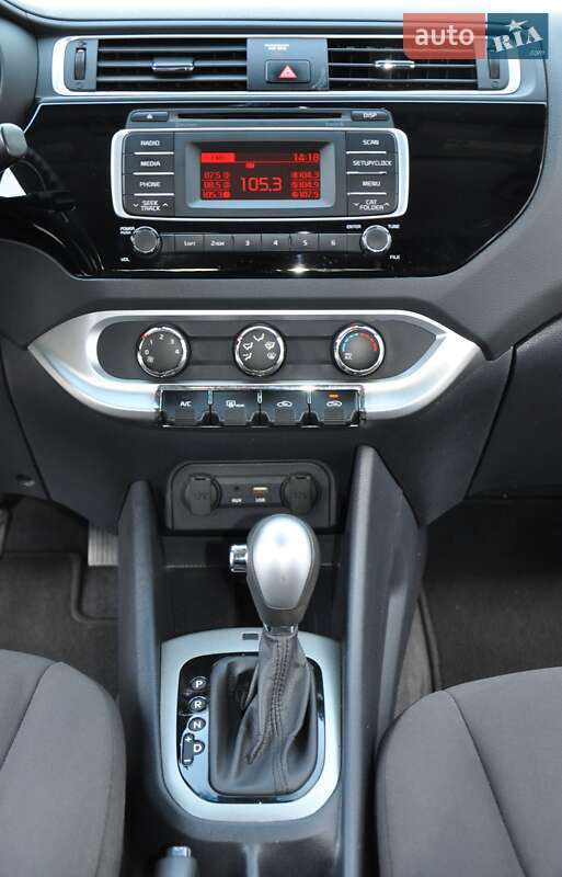 Седан Kia Rio 2017 в Одессе