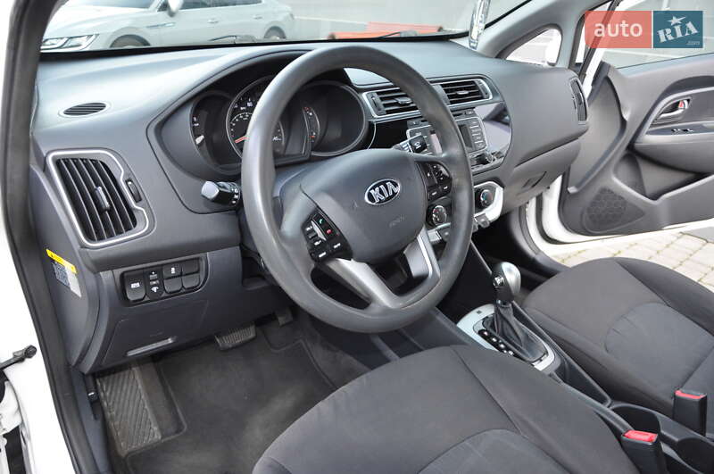 Седан Kia Rio 2017 в Одессе