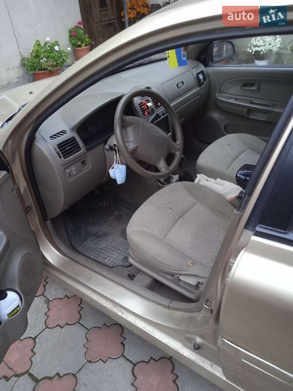 Універсал Kia Rio 2003 в Здолбуніві