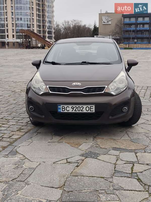 Хэтчбек Kia Rio 2012 в Кременчуге