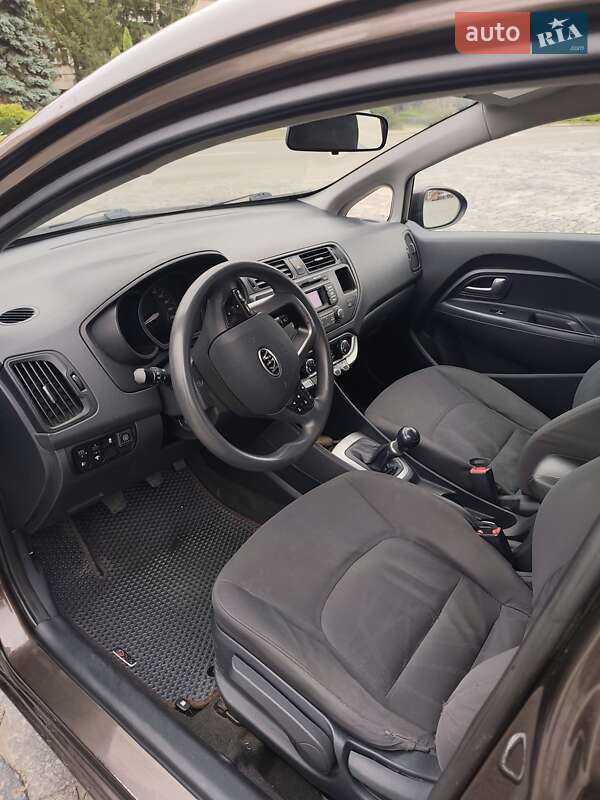 Хэтчбек Kia Rio 2012 в Кременчуге