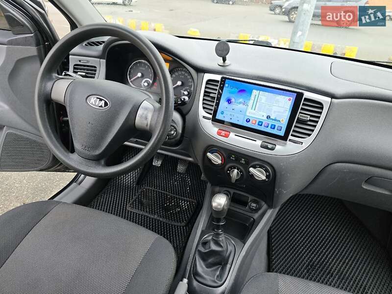 Хэтчбек Kia Rio 2007 в Киеве