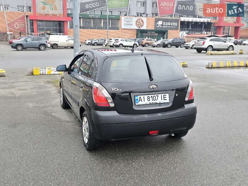 Хэтчбек Kia Rio 2007 в Киеве