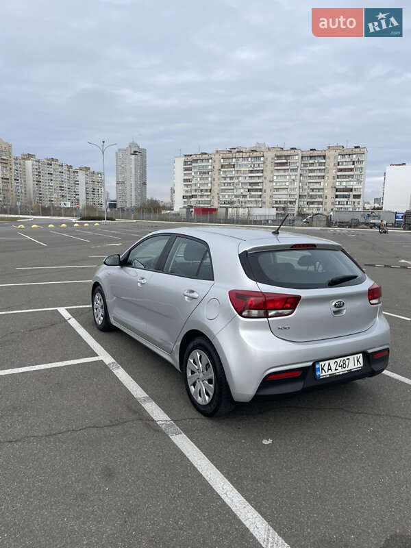 Хетчбек Kia Rio 2018 в Києві фото 3 Хетчбек Kia Rio 2018 в Києві