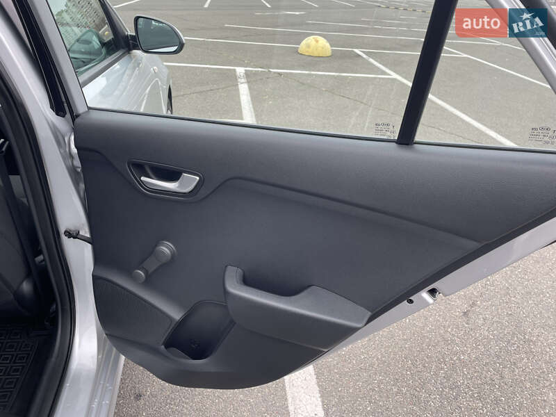 Хетчбек Kia Rio 2018 в Києві фото 23 Хетчбек Kia Rio 2018 в Києві