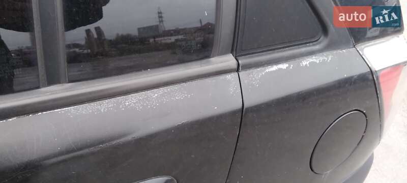 Хэтчбек Kia Rio 2006 в Вишневом