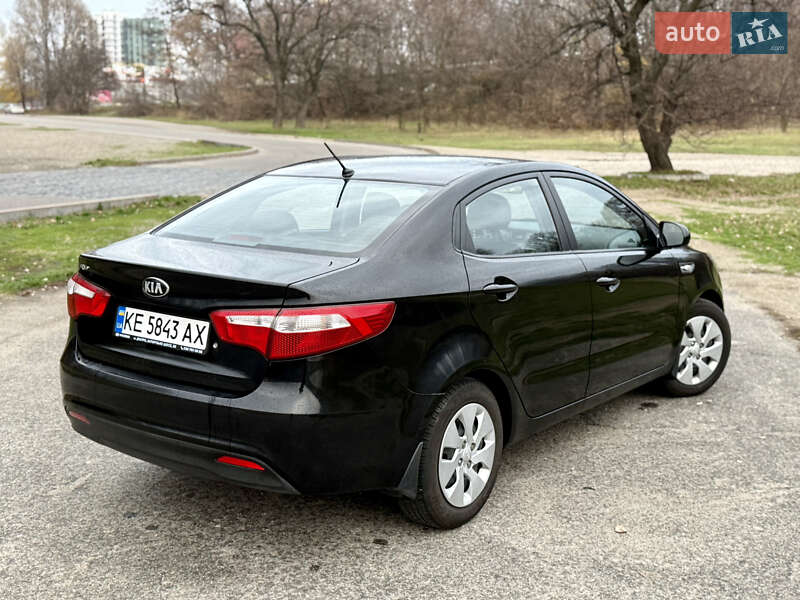 Седан Kia Rio 2013 в Днепре