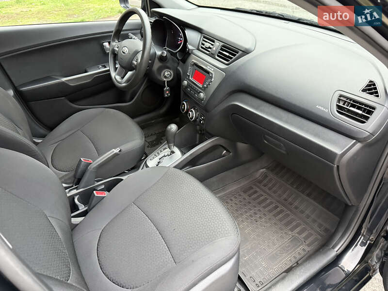 Седан Kia Rio 2013 в Днепре