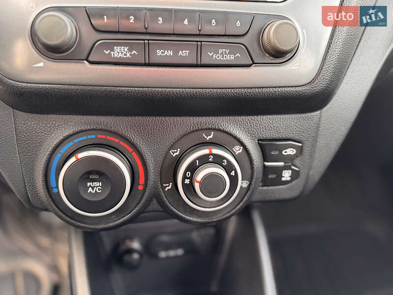 Седан Kia Rio 2013 в Харькове