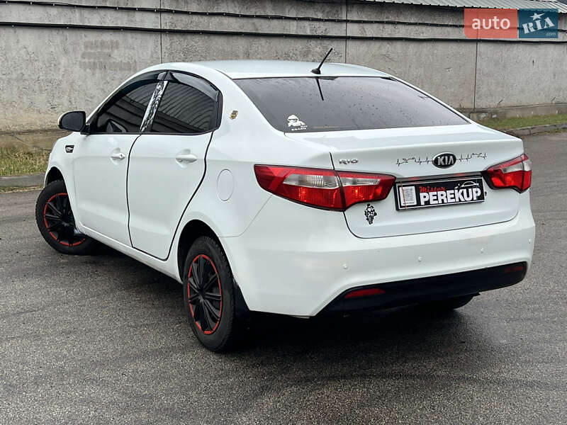 Седан Kia Rio 2013 в Києві фото 4 Седан Kia Rio 2013 в Києві