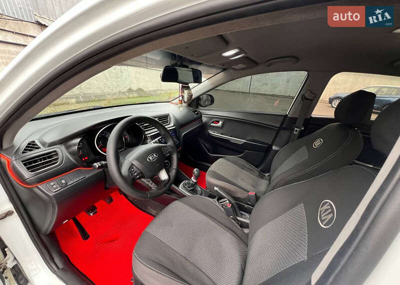 Седан Kia Rio 2013 в Києві фото 10 Седан Kia Rio 2013 в Києві