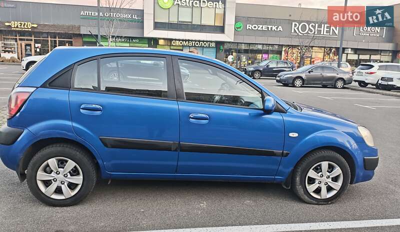 Хэтчбек Kia Rio 2008 в Киеве
