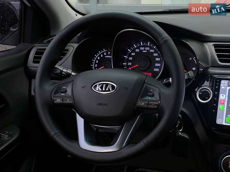Седан Kia Rio 2012 в Ивано-Франковске