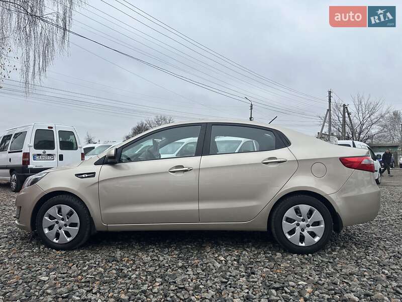 Седан Kia Rio 2012 в Смеле
