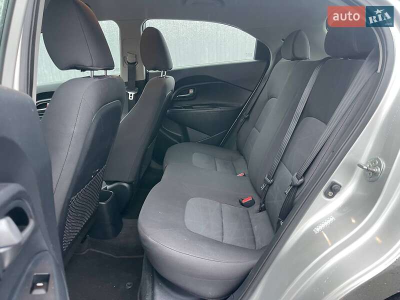 Хэтчбек Kia Rio 2012 в Киеве