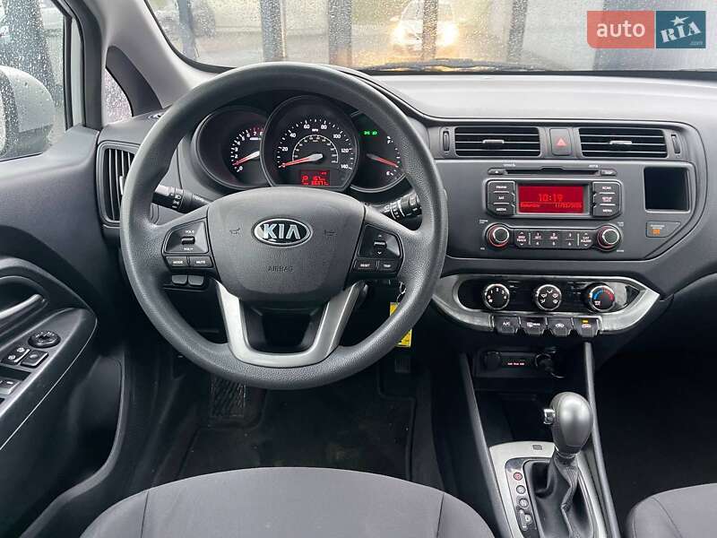 Хэтчбек Kia Rio 2012 в Киеве