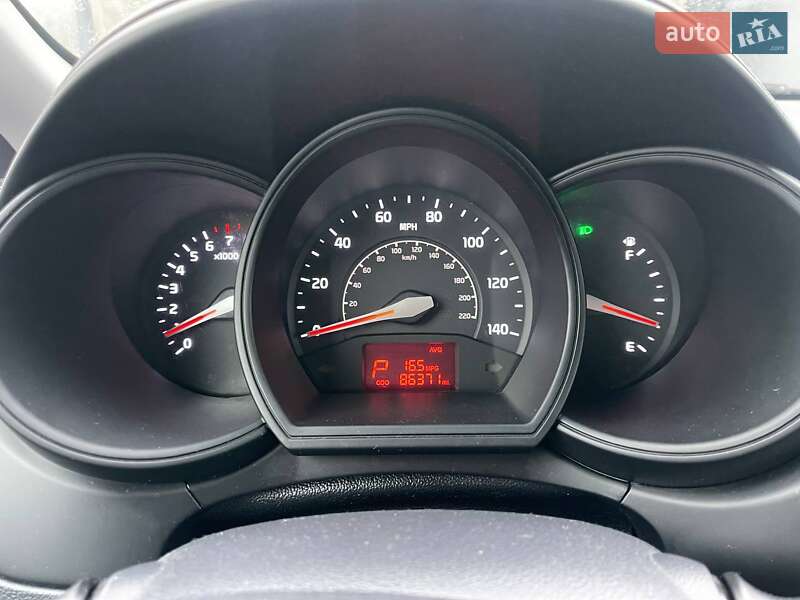 Хэтчбек Kia Rio 2012 в Киеве