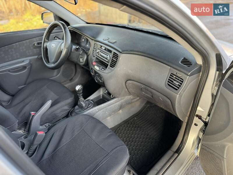 Хэтчбек Kia Rio 2007 в Днепре