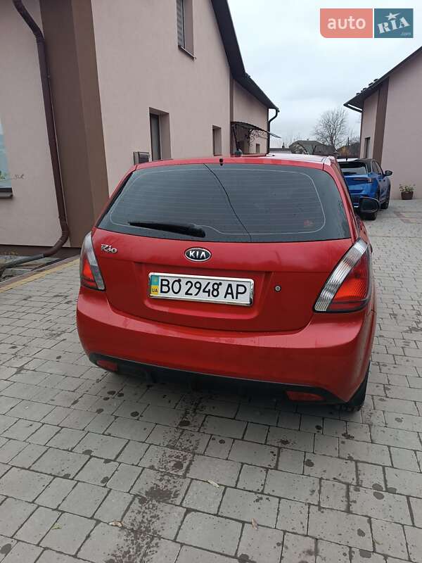 Хэтчбек Kia Rio 2010 в Хоросткове