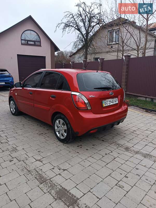 Хэтчбек Kia Rio 2010 в Хоросткове