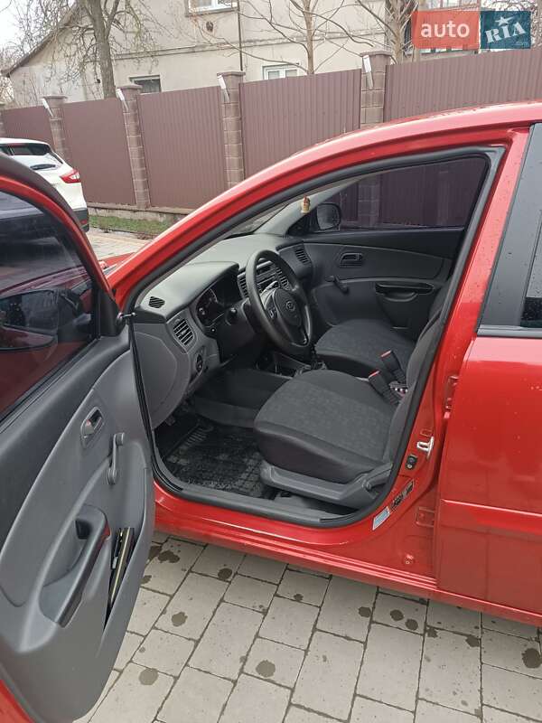 Хэтчбек Kia Rio 2010 в Хоросткове
