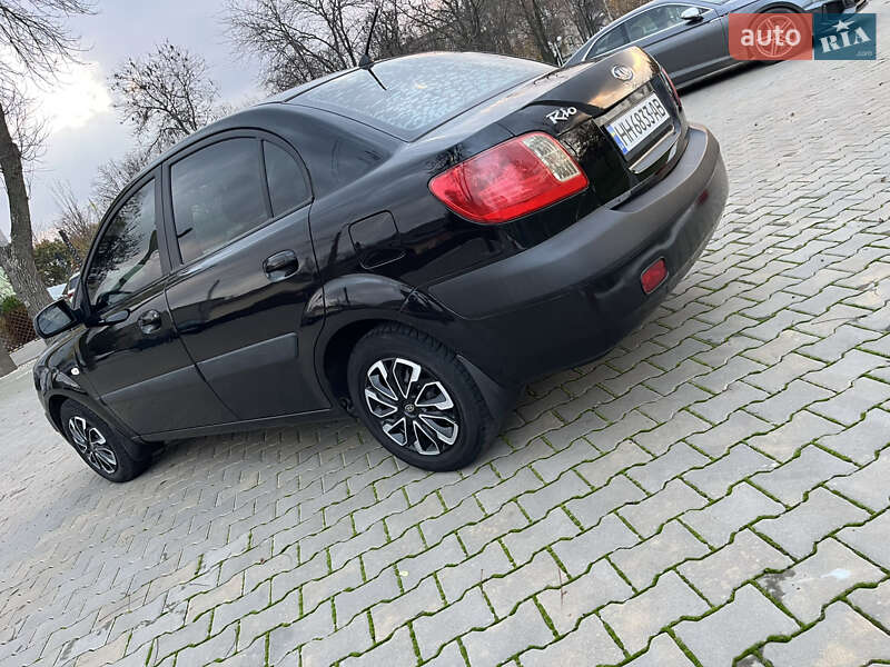 Седан Kia Rio 2006 в Измаиле