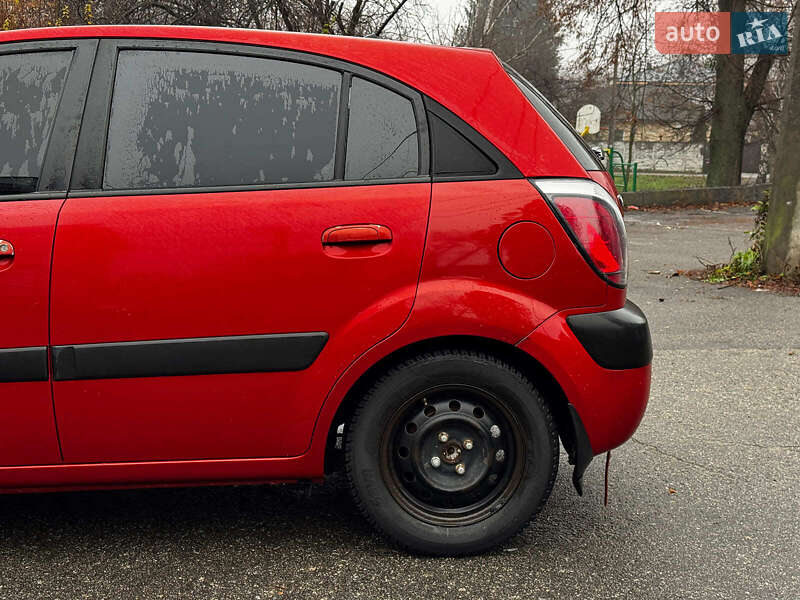Хэтчбек Kia Rio 2008 в Киеве