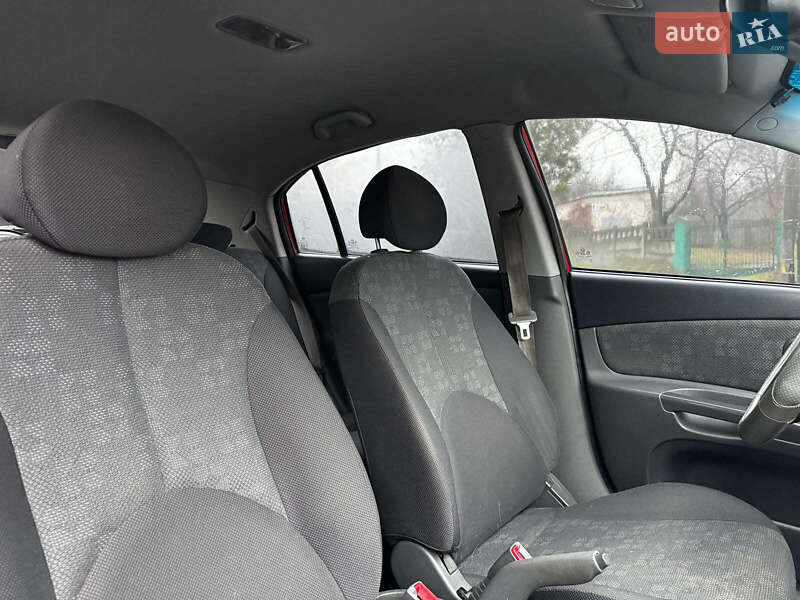 Хэтчбек Kia Rio 2008 в Киеве