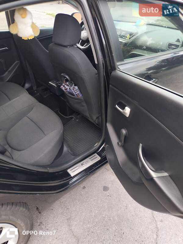 Седан Kia Rio 2012 в Полтаве
