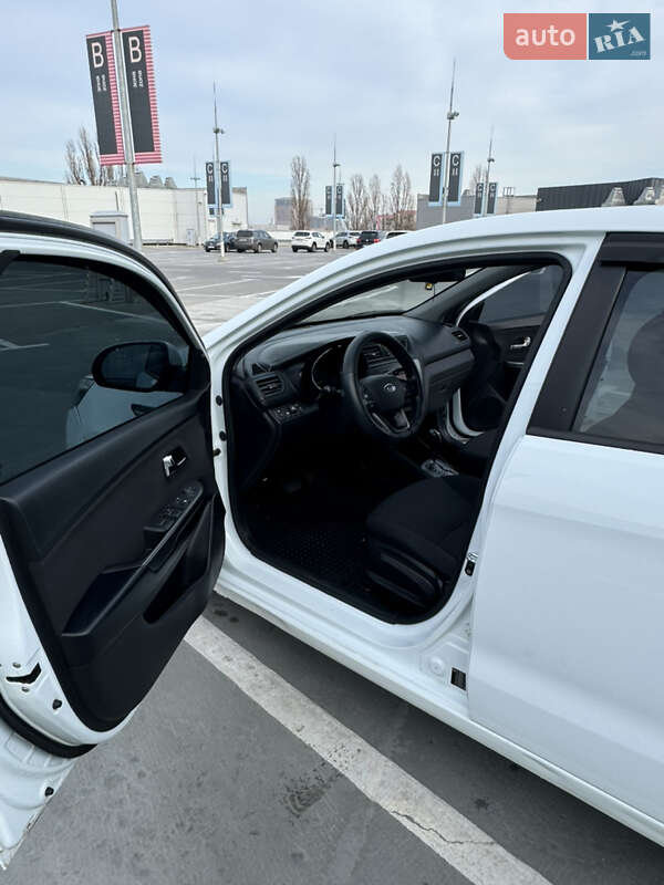 Седан Kia Rio 2011 в Киеве
