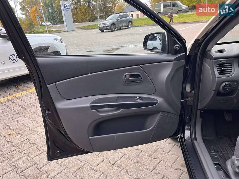 Хэтчбек Kia Rio 2009 в Житомире фото 10 Хэтчбек Kia Rio 2009 в Житомире